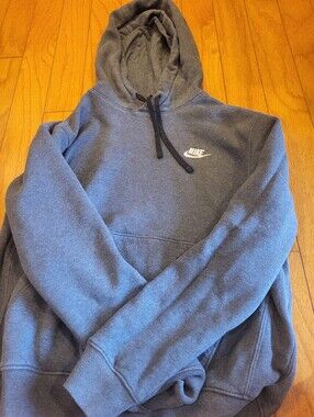 Nike Men's Gray Pullover Hoodie - Classic Logo